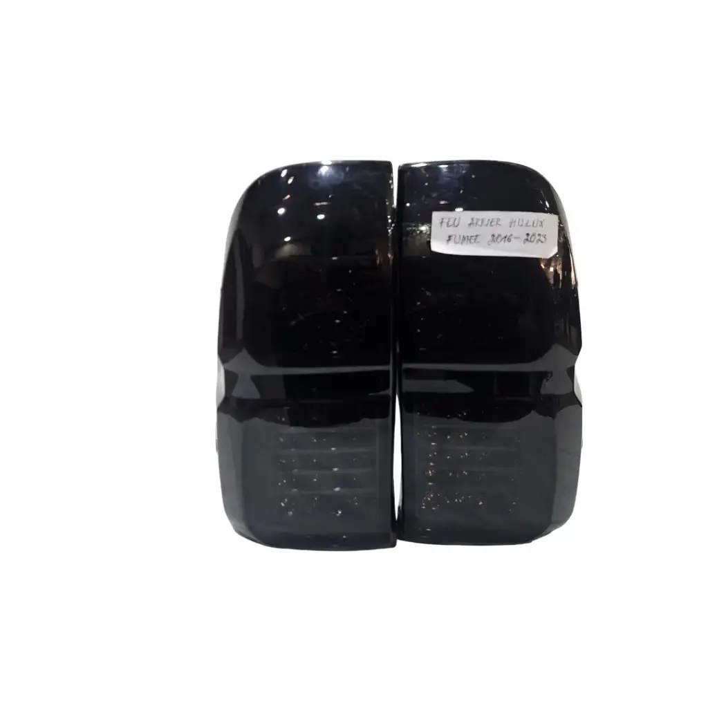 Feu arriere hulux fume 2016-2023